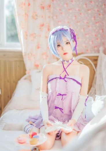 你的蜜桃臀女友nini